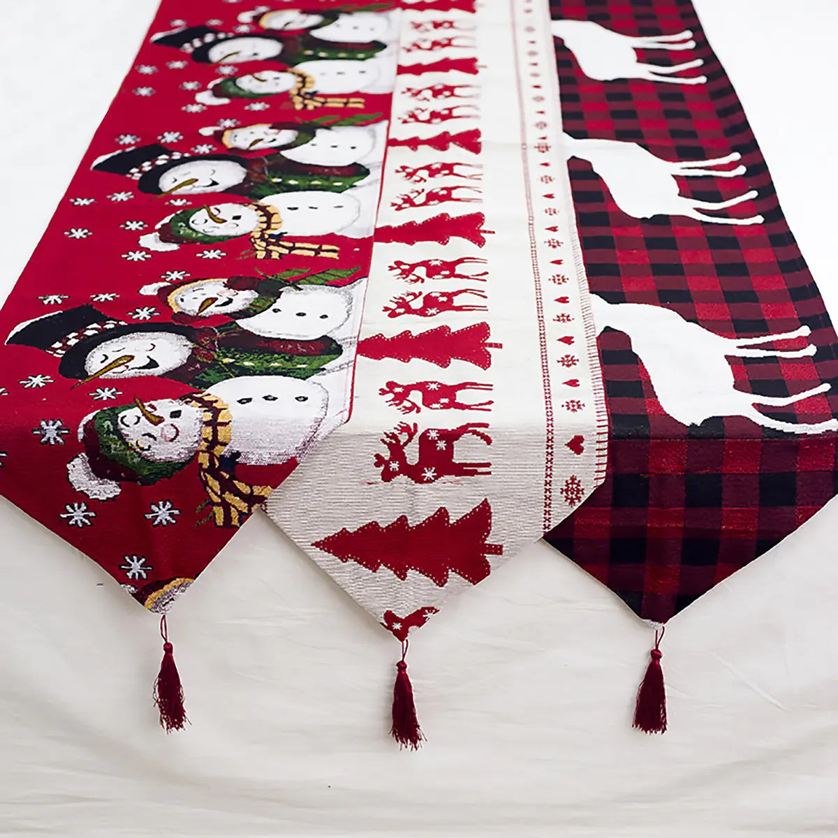🎄 Embroidered Christmas Table Runner – Elegant Cotton Linen Festive Charm ✨