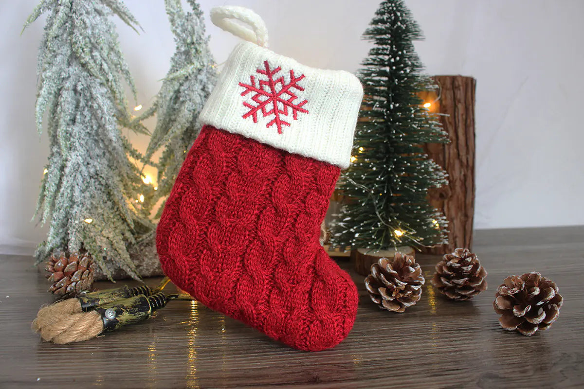 🎄 Knitted Christmas Letter Socks – Cozy, Festive & Perfect for Gifting! 🧦✨